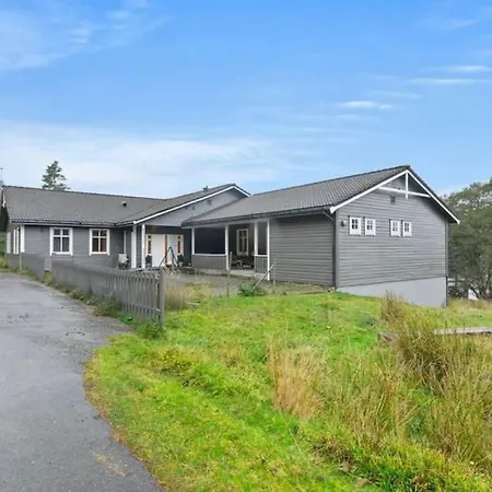 Casa de Férias Svanoy Gjestehus Florø