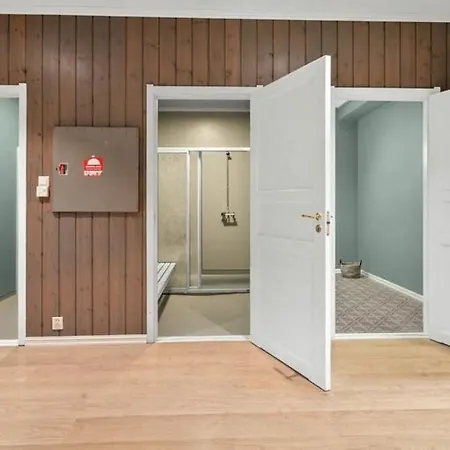 Svanoy Gjestehus Casa de Férias Florø