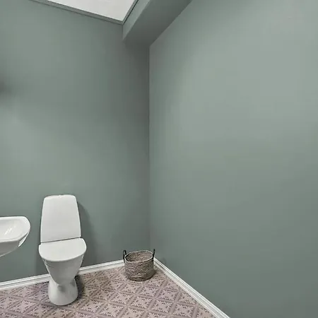 Svanoy Gjestehus Casa de Férias *