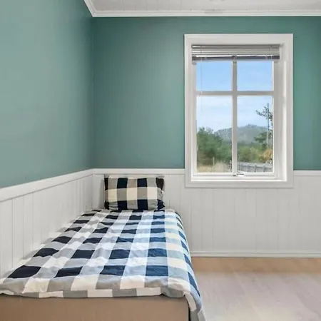 Svanoy Gjestehus Casa de Férias