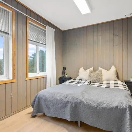 Svanoy Gjestehus Casa de Férias Florø